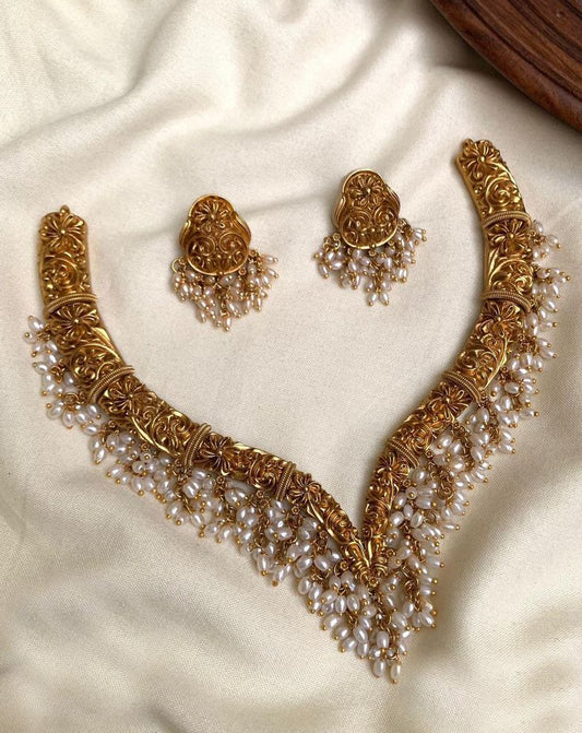 Pearl Cerved Necklace Set